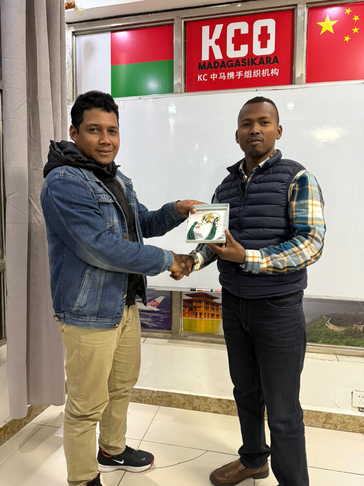 Describing food topic cover image